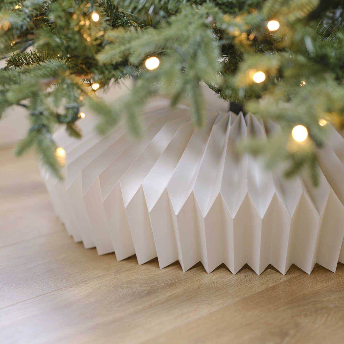 White Honeycomb Christmas Tree Skirt - Image 2