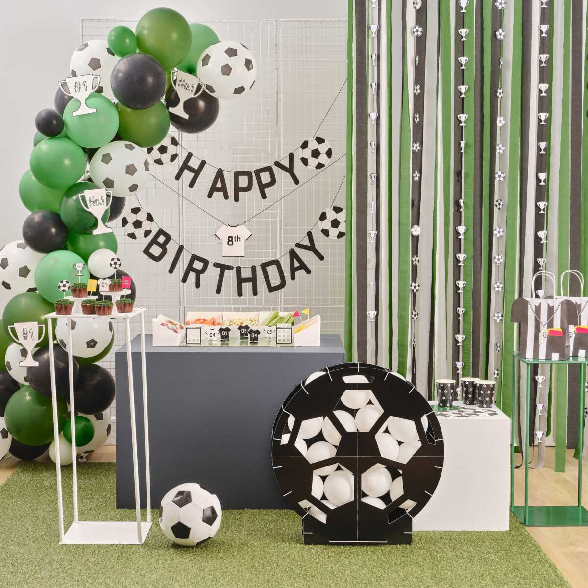 Referee Shirt Football Party Bags with Whistles and Card Tags - Image 4